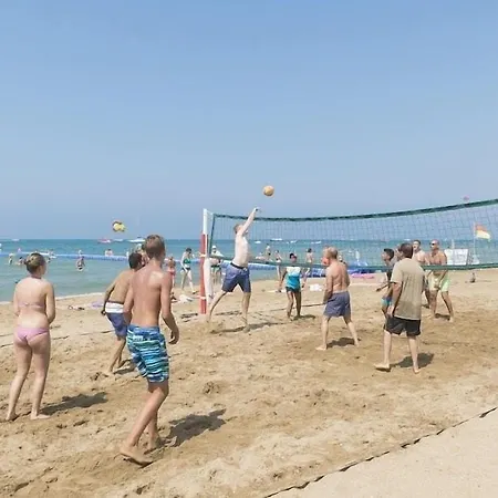 Sandy מלון 4*